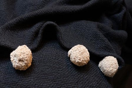 Halvor Bakke Boschendal Sengeteppe Sort 140x240