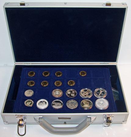 Danmark og andre lande - Møntsamling i 1 møntkuffert