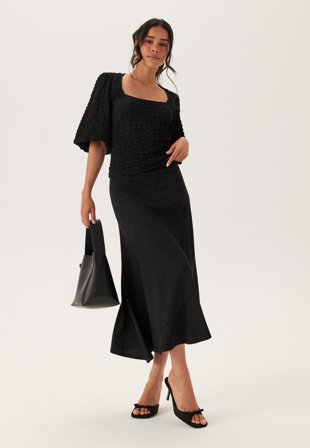 Happy Holly - Structured Asymmetric Skirt - Black - Kläder - - Bubbleroom