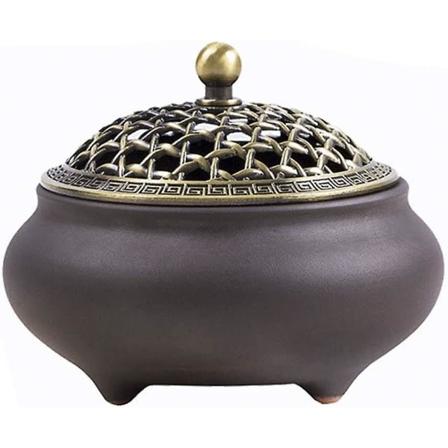 Keraminen suitsukepoltin suitsukealustalla ja palonkestävällä alustalla