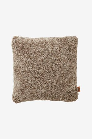 Skinnwille - Putetrekk saueskinn Curly - Brun - Pynteputer & putetrekk - Fra Homeroom