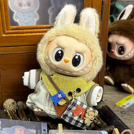 Sommersalg Monster dukke dukkeklær første generasjon andre generasjon blindboks Monster dukke dukkeklær (genser + kjeledress + skjerf + ryggsekk)