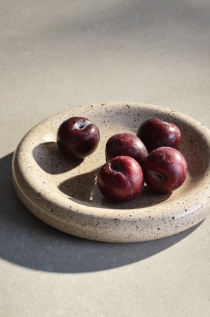 Jotex - Serveringsfat beige/svart - SPLASH - Kjøp Brett & serveringsfat hos Jotex