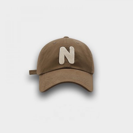 Dotpet keps med broderad bokstav, justerbar basebollkeps (brun)