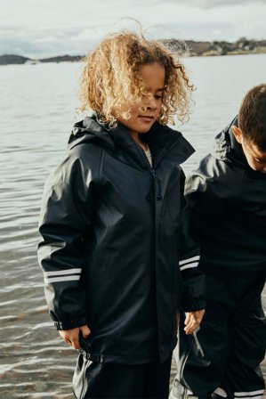 Kappahl | Kurtka przeciwdeszczowa z polarową podszewką Kaxs Ciemnoniebieski 122/128 | Ciemnoniebieski