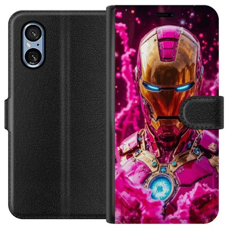 Kompatibel Tegnebogsetui til Sony Xperia 5 V Kantet grøn figur i pixeleret fantasiverden med træhus og dyr i retro spilmiljø