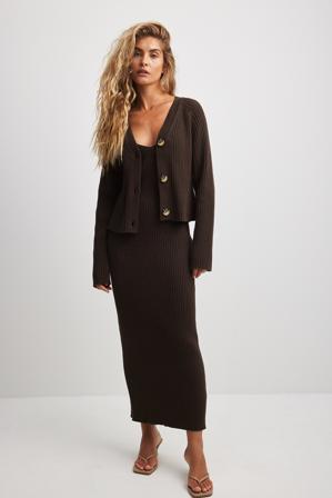 NA-KD Robe nuisette mi-longue en maille côtelée - Robes Pull - Brun - Small