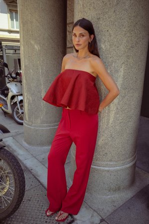 Cecilie Haugaard x NA-KD - Bukse med klokkeform og middels liv - Slengbukser - Rød - EU 44