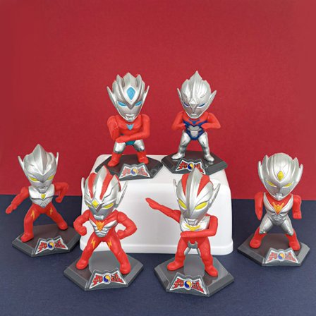 6-osainen Superman vs. Monster Ultraman lelusetti syntymäpäiväkakun koristeluun