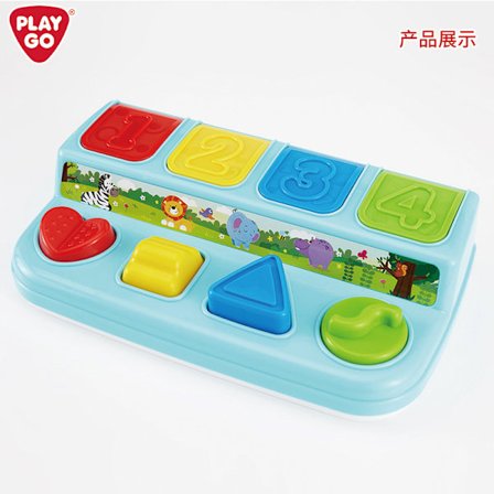 Baby leketøy utforskning oppmuntrer motoriske ferdigheter utvikling lærer baby årsak og virkning