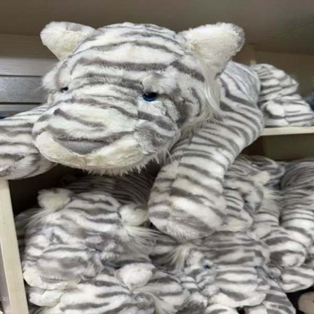 Jellycat Bartholomew Plyslegetøj, blødt og behageligt, perfekt til børn, Valentinsdagsgaver, samleobjekter, snetiger 74 cm