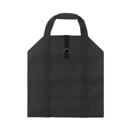 Svart vedoppbevaringspose utendørs camping tømmerhugger ved B