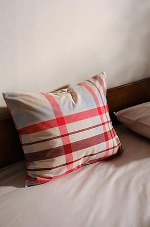 Jotex - Kussensloop Beige/rood/blauw Beige/rood/blauw - ELTON - Koop Kussenslopen bij Jotex