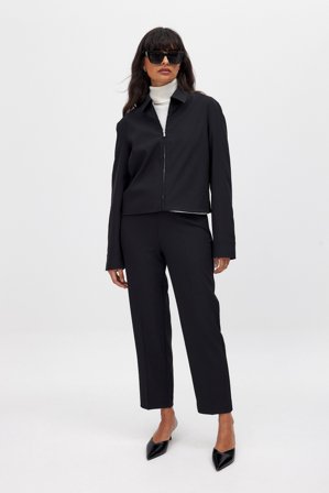 NA-KD Cropped Mid Waist Pants - Kurz geschnittene Hosen - Schwarz - EU 36