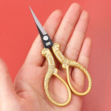 Broderisax för exakt skärning