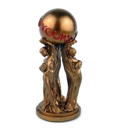 Verden er din harpiksstatue samleobjekt statue premium rekvisitter filmreplika trofé, produktvekt: ca. 230g, produktstørrelse: ca. 16*9*9CM (FMY)