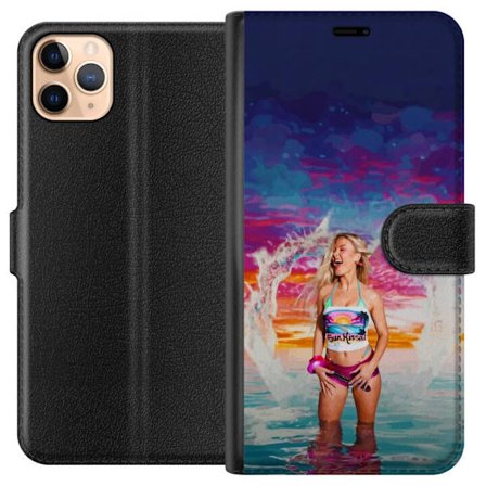 Kompatibel Tegnebogsetui til Apple iPhone 11 Pro Max Blond kvinde i farverigt strandtøj, der leger i havet ved solnedgang
