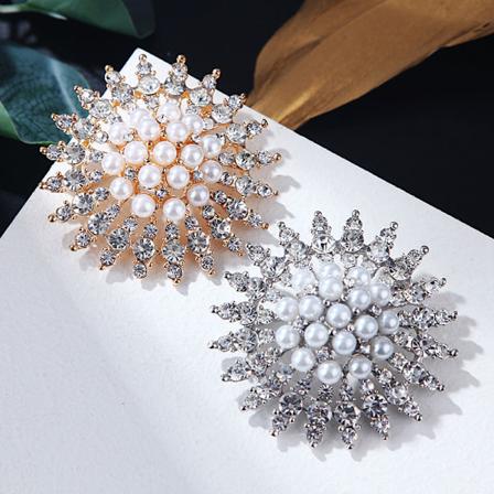 Rhinestone Blomster Broscher Perle Klassiske Brosche Nåle Kvinder Smykker One Size
