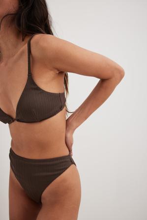 NA-KD Swimwear Plisserade bikinitrosor med hög skärning - Bikini - Brun - X-Small