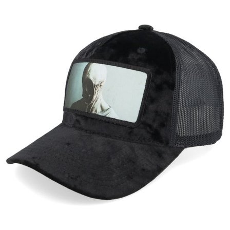 Scenes - Svart trucker Keps - Disturbing Velvet Black/Black A-frame Trucker @ Hatstore