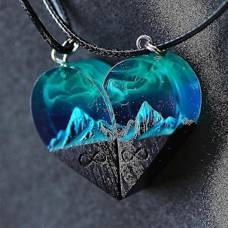 Hjärthänge i trä och harts med bergsmotiv, parhalsband för födelsedag och alla hjärtans dag