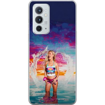 Kompatibel Mobilcover til OnePlus 9RT 5G Blond kvinde i farverigt strandtøj, der leger i havet ved solnedgang