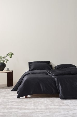 Jotex - Satin Dynetrekk i Sateng Økologisk Svart - ZACK - Kjøp Sengesett hos Jotex