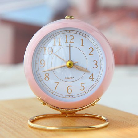 Tyst väckarklocka sängbord, tyst tickande larm, tydlig digital display, skrivbordsklocka för sovrum högt larm för tunga sovare (rosa)