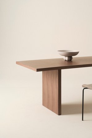 Jotex - Spisebord 90x210 Cm Valnøttfiner - ASPELUND - Kjøp Spisebord hos Jotex