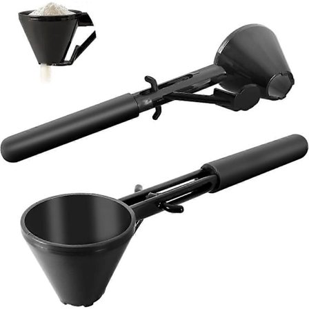 Mätskopa med tratt för att fylla vattenflaskor med proteinpulver