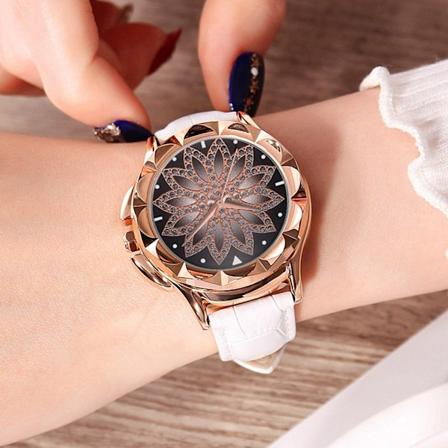 Luksuriøs armbåndsur for kvinner med blomsterformet design med innlagt rhinestones og skinnrem