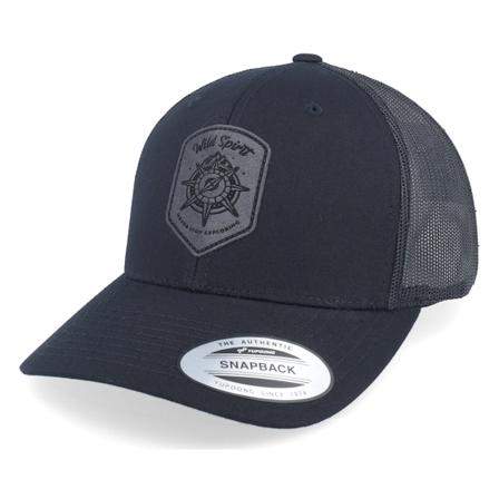 Wild Spirit - Černá trucker Kšiltovka - Compass Shield Black Patch Black Trucker @ Hatstore