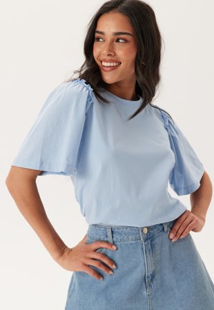 SELECTED FEMME - Slfpenelope 2/4 RUFFLE TEE NOO - Cashmere Blue - Kläder - - Bubbleroom