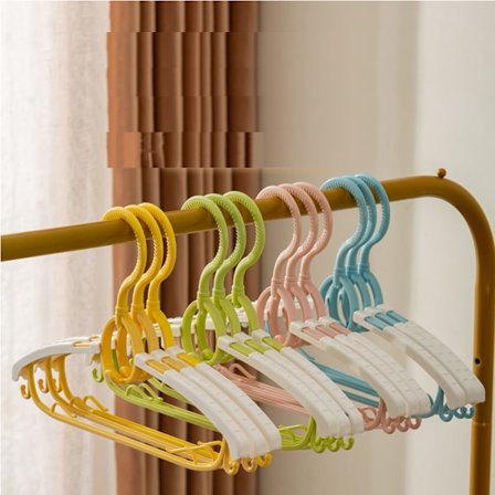 20 stk. kleshengere i plast til barn