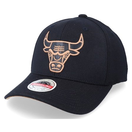 Mitchell & Ness - NBA Black adjustable Czapka Z Daszkiem - Hatstore Exclusive x Chicago Bulls Leather Logo Black Adjustable @ Hatstore