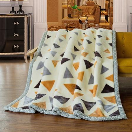 Fortykket laschel-teppedeksel Vinter Supermykt dobbeltlags bryllupsteppe flanell White triangle 95*105cm
