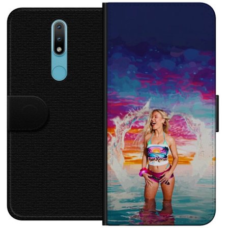 Kompatibel Tegnebogsetui til Nokia 2.4 Blond kvinde i farverigt strandtøj, der leger i havet ved solnedgang