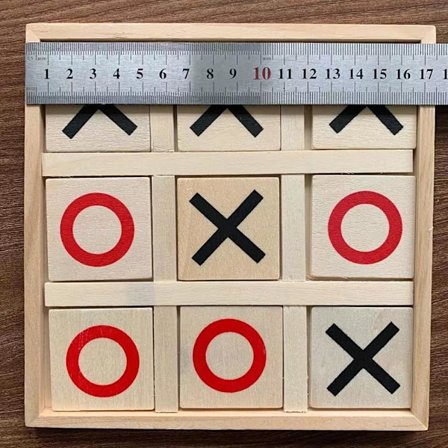 Kolmen suora puinen lautapeli olohuoneen sisustus työpöydän sisustus perhepelit juhlapeli