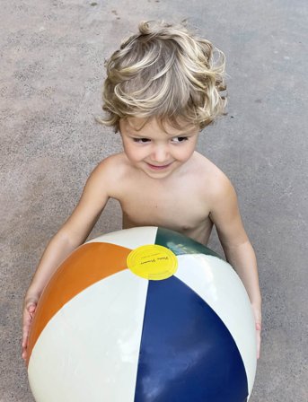 Petites Pommes Otto Beach Ball - Multi/patterned - ONE SIZE