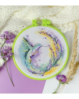 Kirjontapakkaus Taulu Värikäs lintu