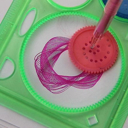 2 kpl/setti Spirograph Geometrinen Viivoitin Oppimisen Piirtotyökalu