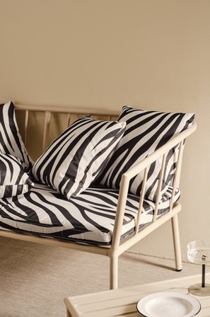 Jotex - Putesett Sofa Svart zebra - MENTON - Kjøp Puter & sitteputer hos Jotex