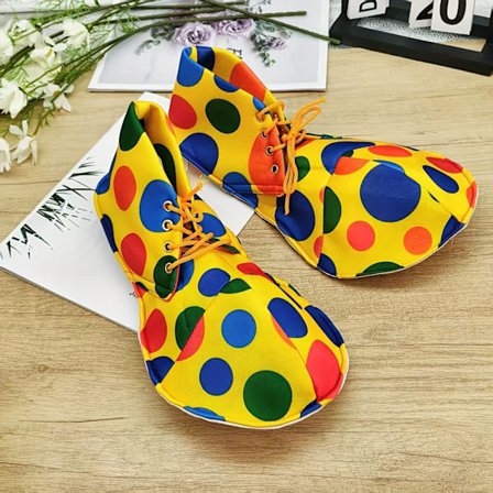 Et par sjove karnevals klovnesko, egnet til voksne og unisex klovne