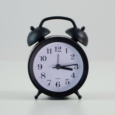 2023 4.33 Inch Alarm Clock Round Analog Desk Clock Silent No Tick Night Light Battery Powered Bedroomblack