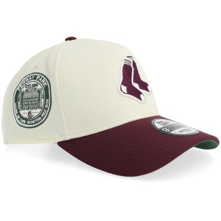 New Era - MLB Vit adjustable Keps - Hatstore Exclusive x Boston Red Sox 9FORTY Fenway Chrome/Maroon A-Farme Adjustable @ Hatstore