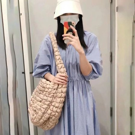 Plisserad Cloud Bag Axelväska KAFFE