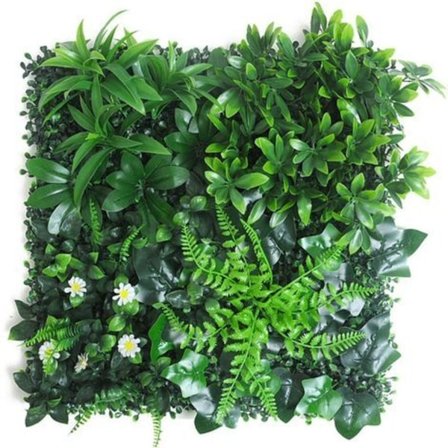 Kunstig hækplante, der er velegnet til havedekoration med kunstigt græs