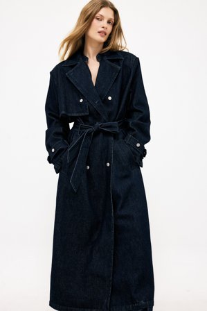 Naomi Anwer x NA-KD Oversized trenchcoat i denim - Trenchcoats - Blå - EU 34