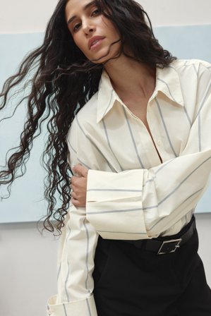 NA-KD - Bomullsskjorte med mansjettdetaljer - Skjorter - Stripe - EU 36