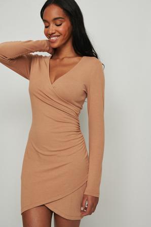 NA-KD Robe mini à détail cache-cœur - La petite robe noir - Beige - XX-Large
